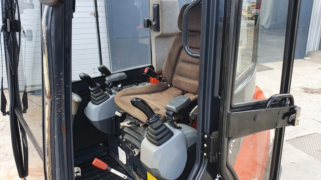 Miniexcavadora Kubota KX71-3 / 2.8 T – ocasión