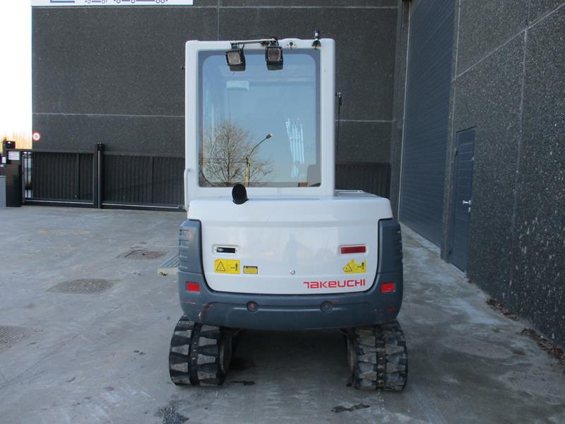 Miniexcavadora usada Takeuchi TB235 (2008) – 3,5T – Motor Yanmar 21,3 kw
