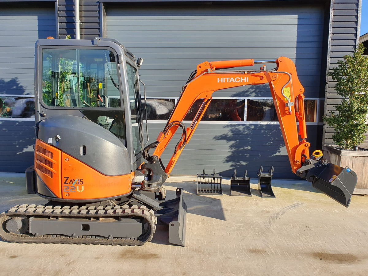 Miniexcavadora Hitachi ZX22U-2 CLR (2014) – 2,53T – ocasión