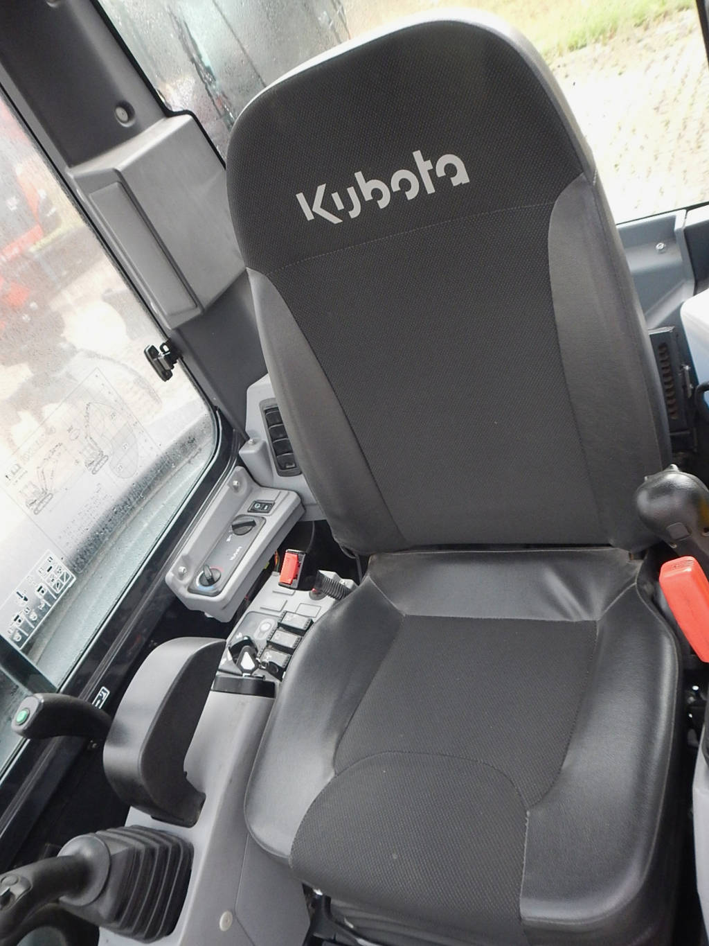 Miniexcavadora Kubota KX057-4 (2014) – 5,5T – de ocasión