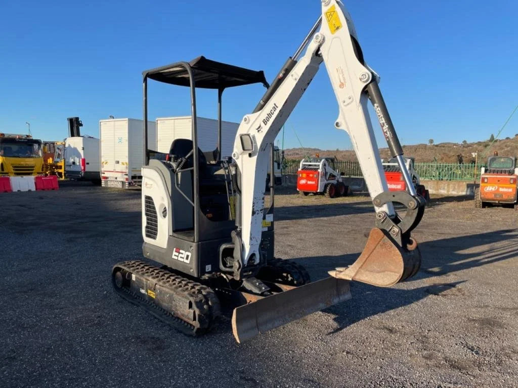 Miniexcavadora Bobcat E20 de ocasión 2 toneladas 2017 1025 h