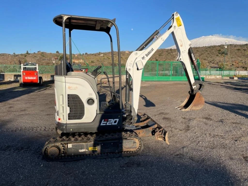 Miniexcavadora Bobcat E20 de ocasión 2 toneladas 2017 1025 h