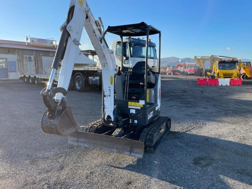 Miniexcavadora Bobcat E20 de ocasión 2 toneladas 2017 1025 h