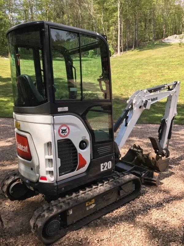 Miniexcavadora Bobcat E20 de ocasión 1,8 t 2015 cabina acristalada 2 128 h