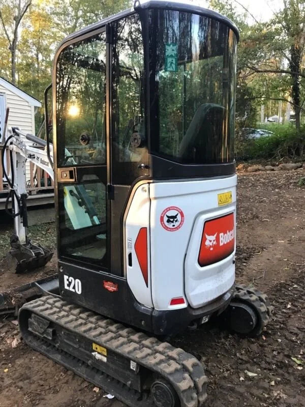 Miniexcavadora Bobcat E20 de ocasión 1,8 t 2015 cabina acristalada 2 128 h