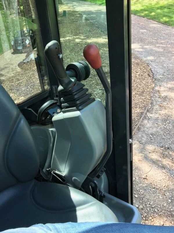 Miniexcavadora Bobcat E20 de ocasión 1,8 t 2015 cabina acristalada 2 128 h