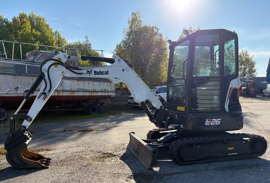 Miniexcavadora Bobcat E26 2023 – 980 horas – Usada