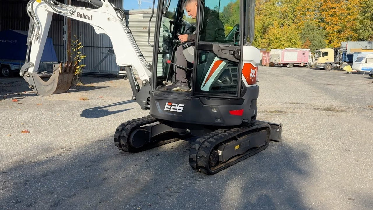 Miniexcavadora Bobcat E26 2023 – 980 horas – Usada