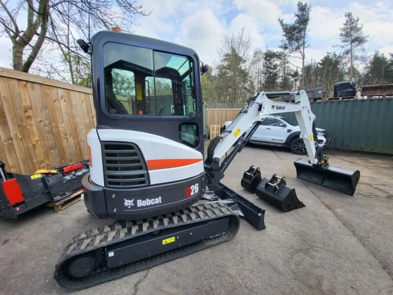 Miniexcavadora Bobcat E26 de ocasión 2,5 t 2011 cabina cerrada 2 355 h
