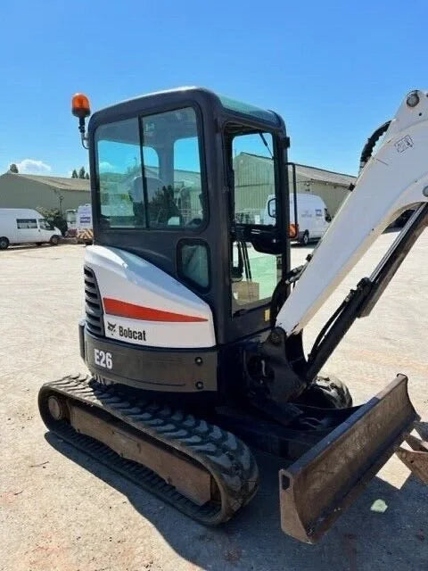 Miniexcavadora Bobcat E26 de ocasión 2,7 t 2018 cabina con aire acondicionado 2 703 h