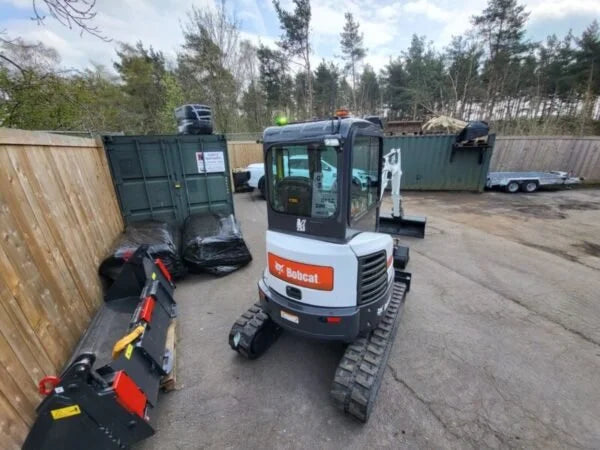 Miniexcavadora Bobcat E26 de ocasión 2,5 t 2011 cabina cerrada 2 355 h