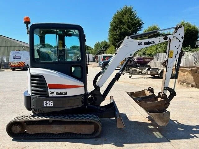 Miniexcavadora Bobcat E26 de ocasión 2,7 t 2018 cabina con aire acondicionado 2 703 h