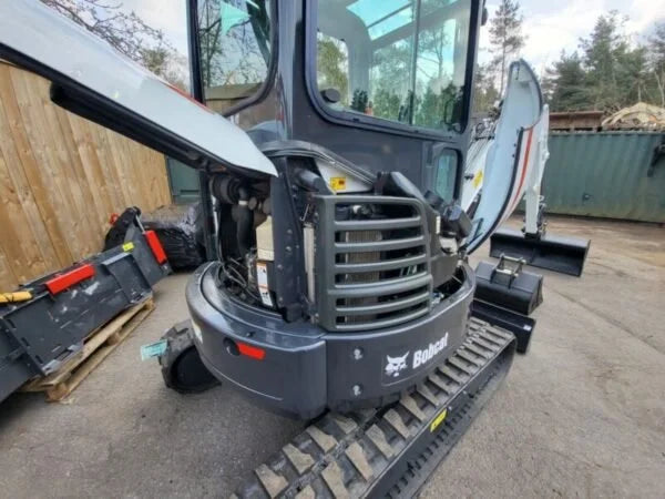 Miniexcavadora Bobcat E26 de ocasión 2,5 t 2011 cabina cerrada 2 355 h