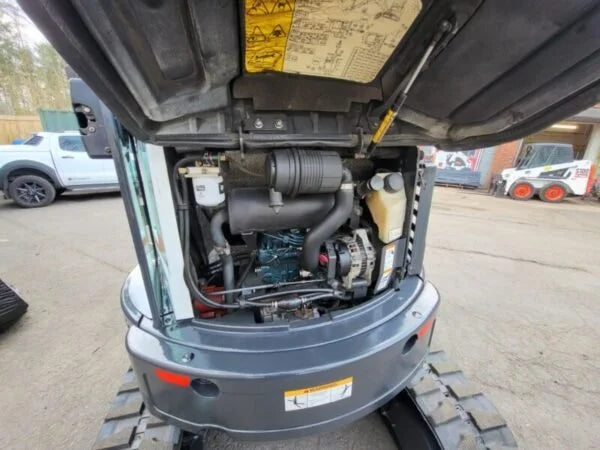 Miniexcavadora Bobcat E26 de ocasión 2,5 t 2011 cabina cerrada 2 355 h