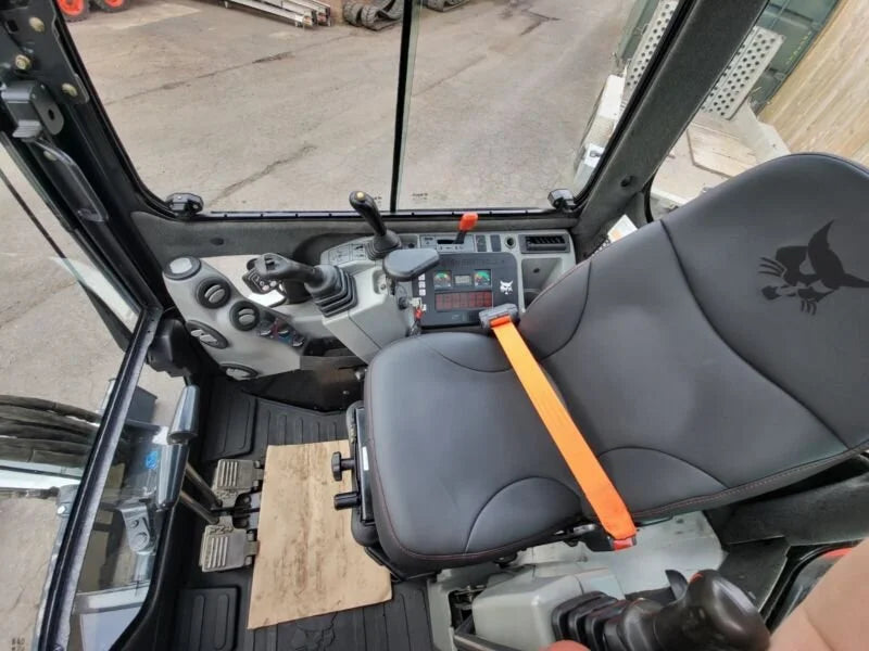 Miniexcavadora Bobcat E26 de ocasión 2,5 t 2011 cabina cerrada 2 355 h
