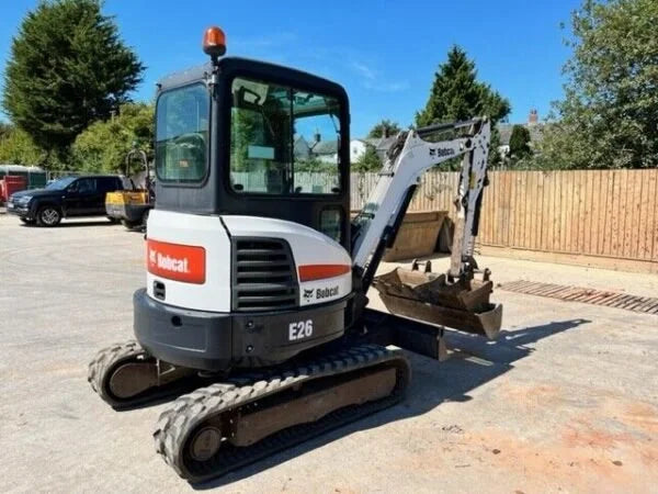 Miniexcavadora Bobcat E26 de ocasión 2,7 t 2018 cabina con aire acondicionado 2 703 h