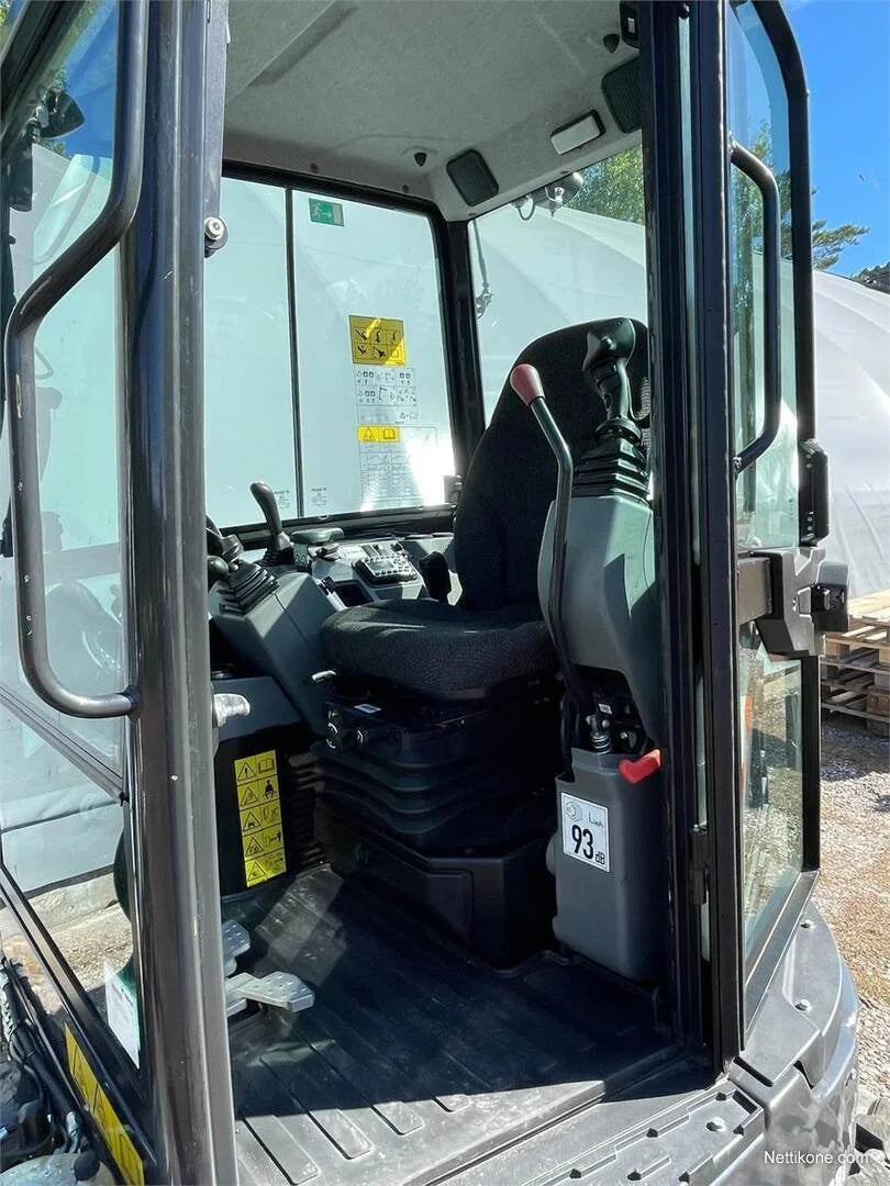 Miniexcavadora Bobcat E27Z de ocasión 2,7 t 2021 tiltrotator 315 h