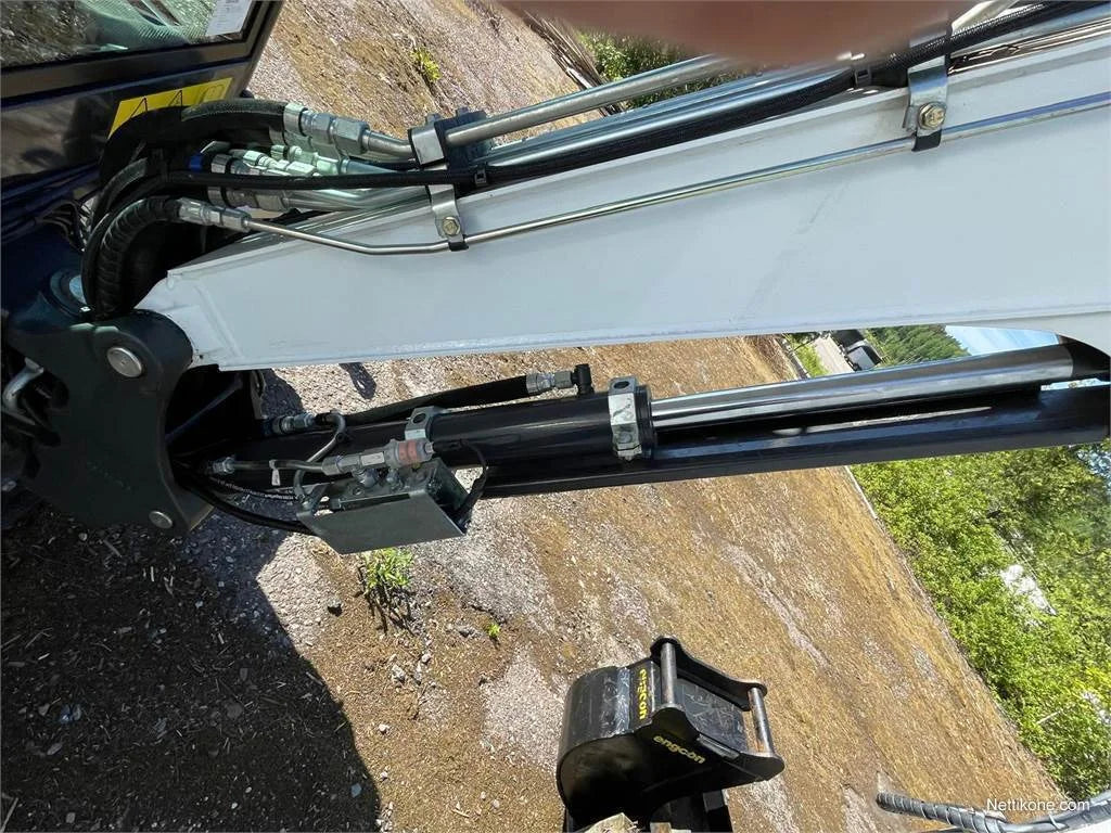 Miniexcavadora Bobcat E27Z de ocasión 2,7 t 2021 tiltrotator 315 h