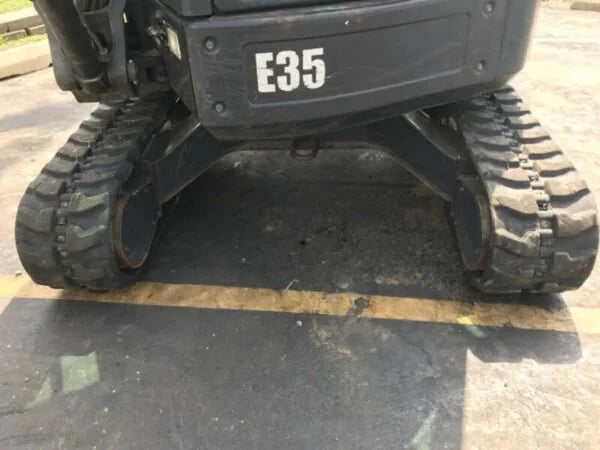 Miniexcavadora Bobcat E35 de ocasión 3,5 t 2011 cabina cerrada 2 093 h