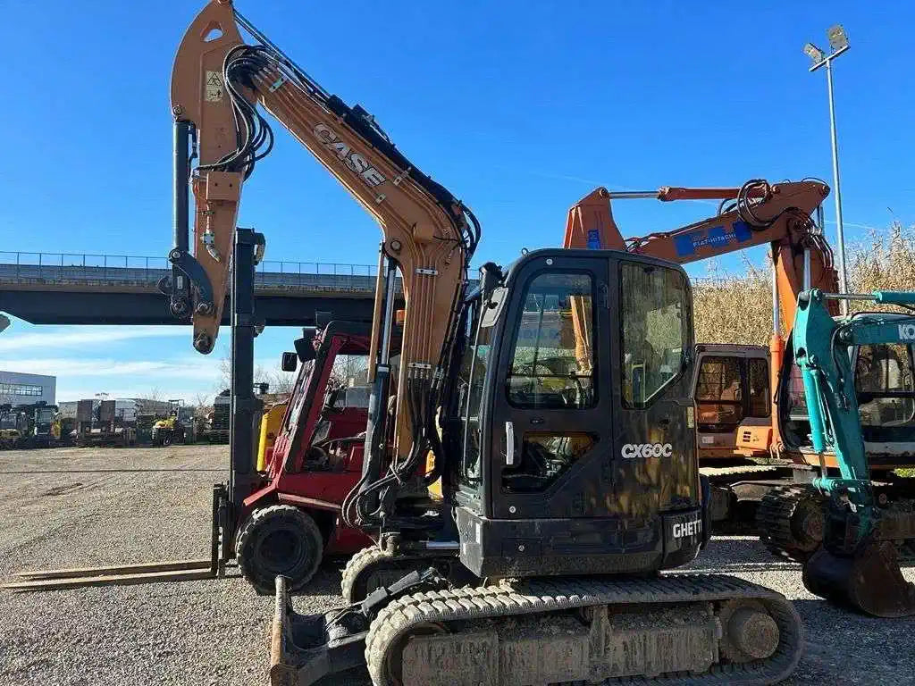 Miniexcavadora CASE CX60C – ocasión