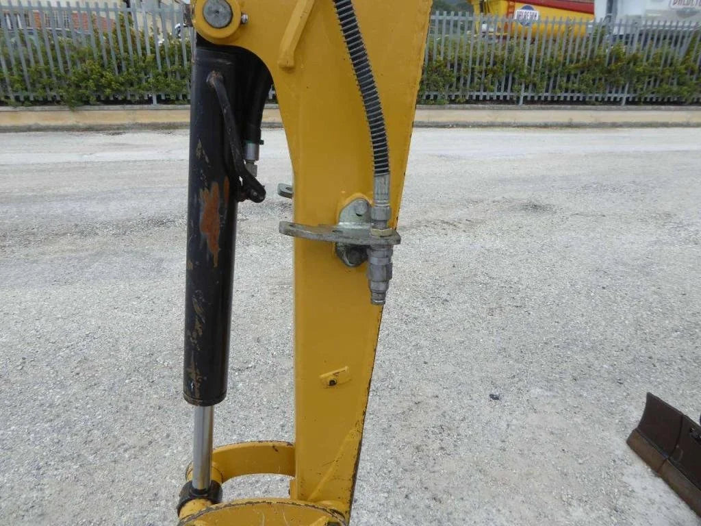 Miniexcavadora Caterpillar 301.7D CR de ocasión 1,7 t 2017 1 221 h