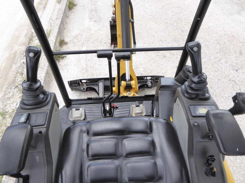 Miniexcavadora Caterpillar 301.7D CR de ocasión 1,7 t 2017 1 221 h