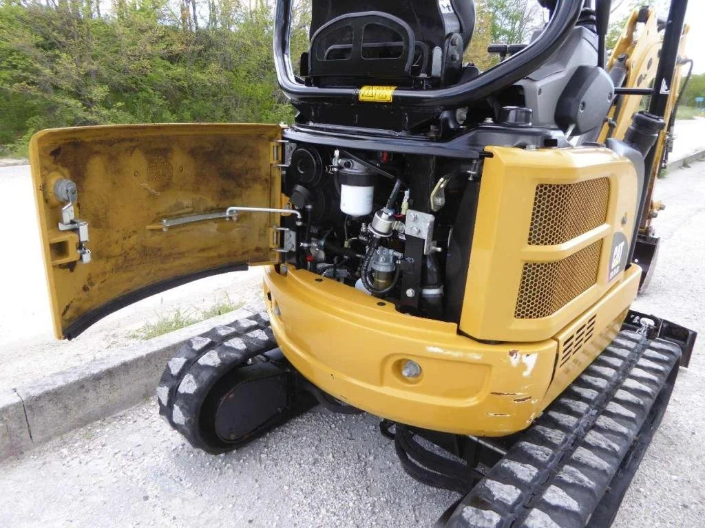 Miniexcavadora Caterpillar 301.7D CR de ocasión 1,7 t 2017 1 221 h