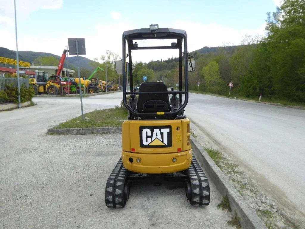 Miniexcavadora Caterpillar 301.7D CR de ocasión 1,7 t 2017 1 221 h