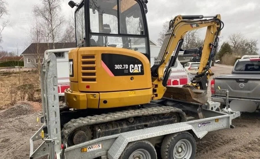 Miniexcavadora Caterpillar 302.7D de ocasión 2,67 t 2013 BRH remolque