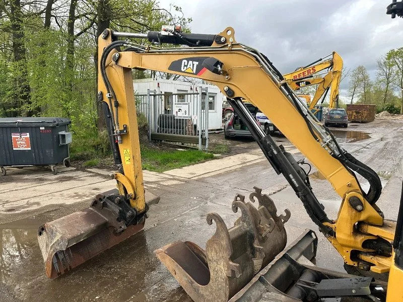 Miniexcavadora de ocasión Caterpillar 303.5E CR 3,58 t 2013 5 555 h