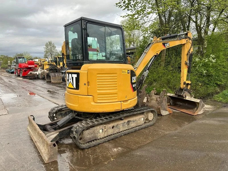 Miniexcavadora de ocasión Caterpillar 303.5E CR 3,58 t 2013 5 555 h