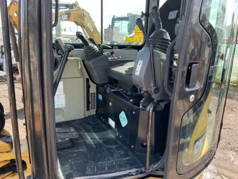 Miniexcavadora Caterpillar 303.5ECR de ocasión 3,5 t 2015 cabina climatizada