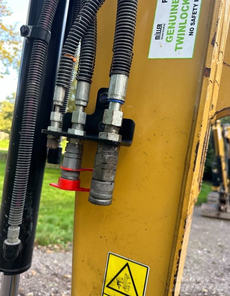 Miniexcavadora Caterpillar 305 E CR de ocasión 5 t 2018 3 502 h cabina