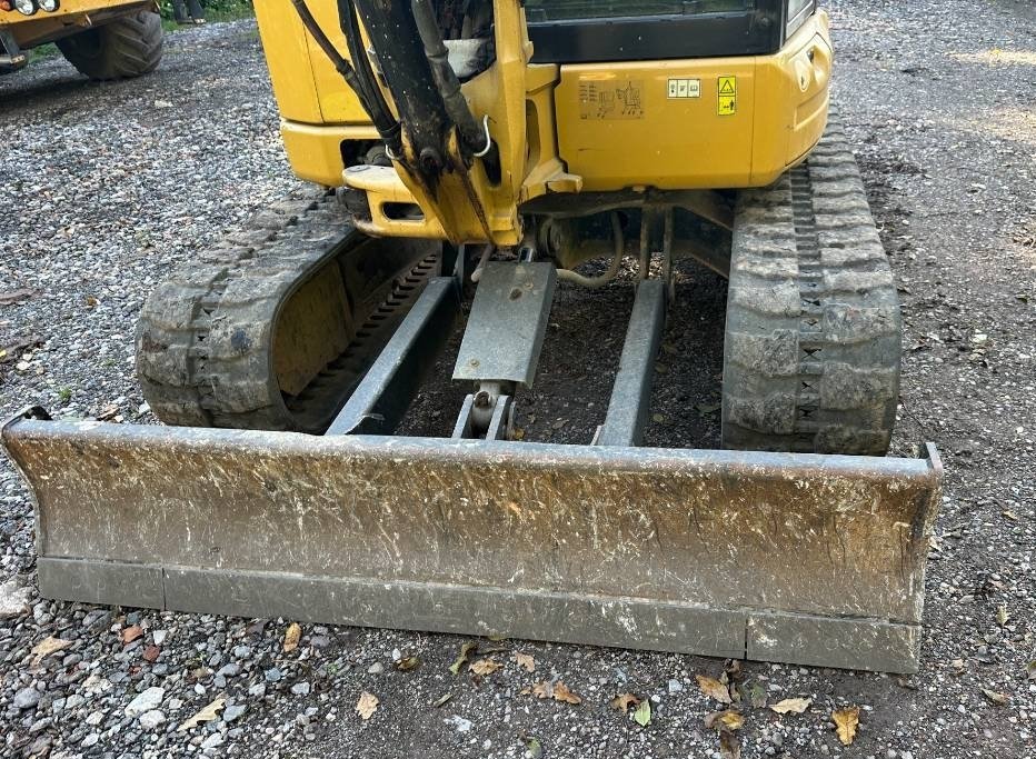 Miniexcavadora Caterpillar 305 E CR de ocasión 5 t 2018 3 502 h cabina