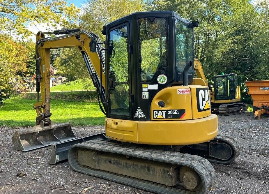 Miniexcavadora Caterpillar 305 E CR de ocasión 5 t 2018 3 502 h cabina