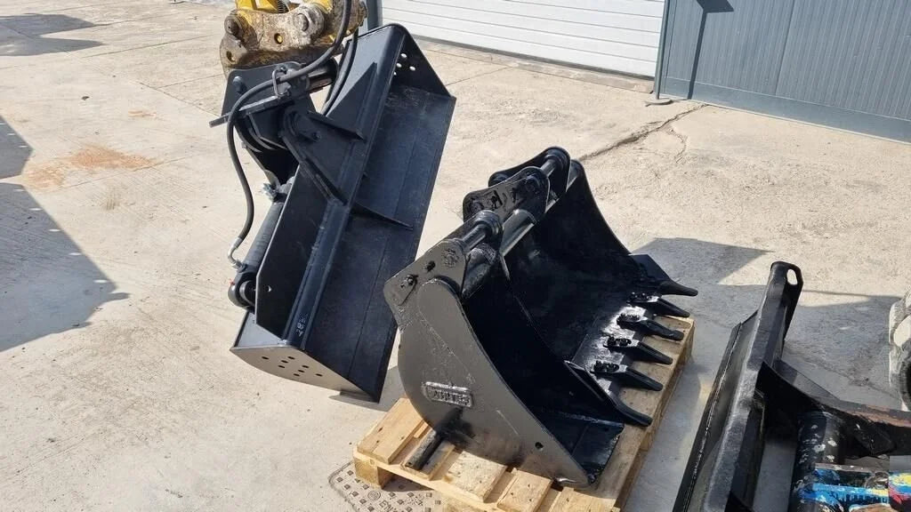 Miniexcavadora Caterpillar 305E2 de ocasión 5 t 2018 cabina cerrada 4 095 h