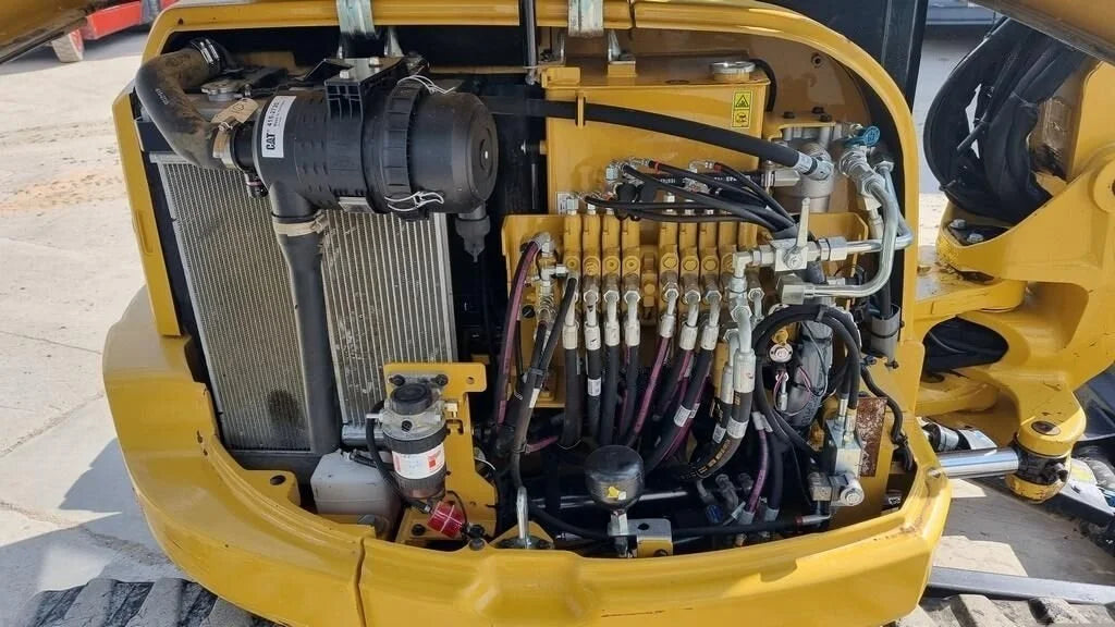 Miniexcavadora Caterpillar 305E2 de ocasión 5 t 2018 cabina cerrada 4 095 h