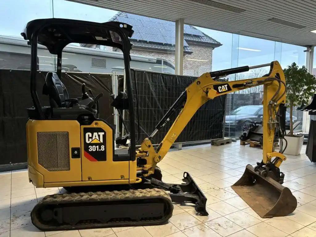 Miniexcavadora CATERPILLAR 301.8 – ocasión