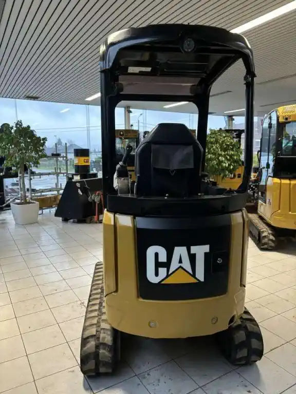 Miniexcavadora CATERPILLAR 301.8 – ocasión