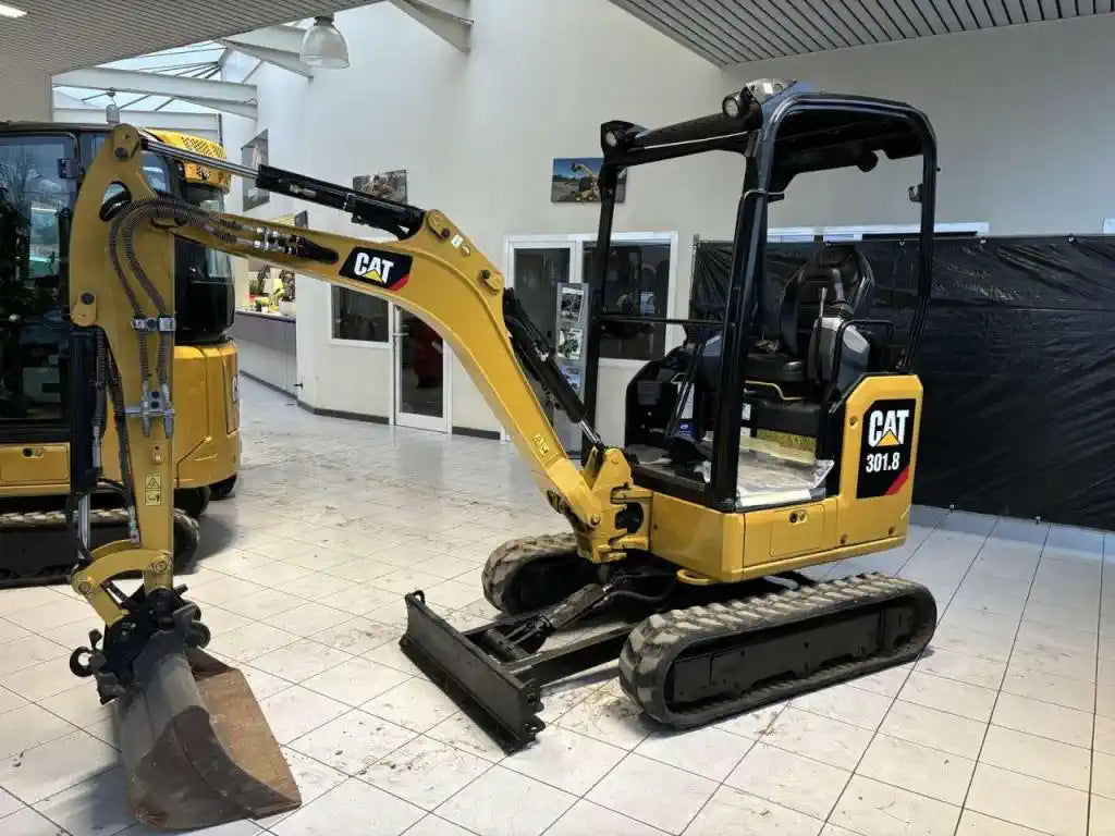 Miniexcavadora CATERPILLAR 301.8 – ocasión