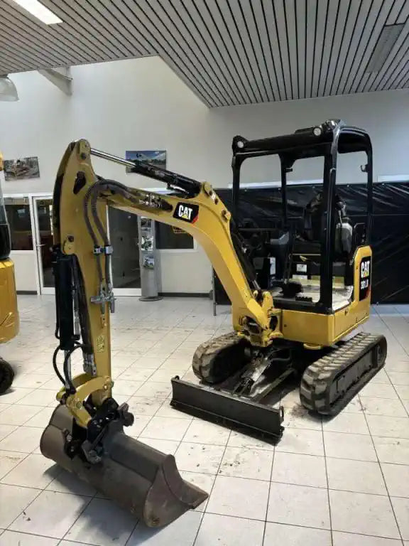 Miniexcavadora CATERPILLAR 301.8 – ocasión