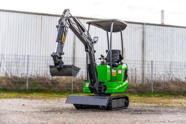 Miniexcavadora eléctrica de ocasión Compartec CT-B 12 Li 1,1 t 108 h