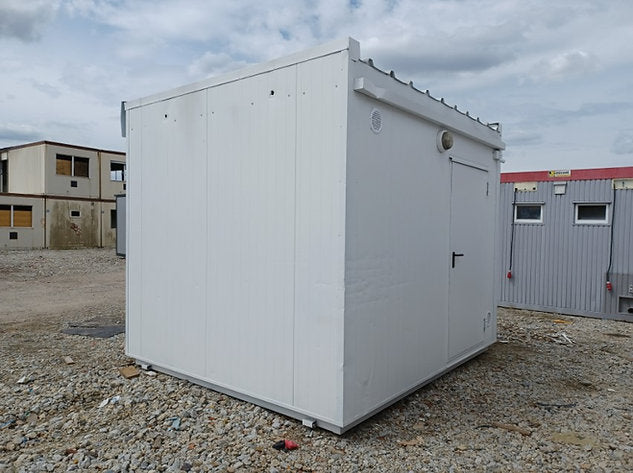Contenedor Bar 3,5 × 3,03 m – Persiana Frontal & Puerta Trasera, Listo para Servir