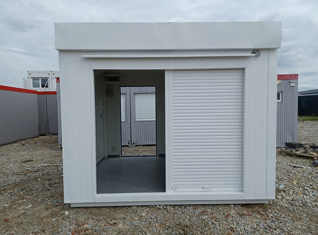 Contenedor Bar 3,5 × 3,03 m – Persiana Frontal & Puerta Trasera, Listo para Servir