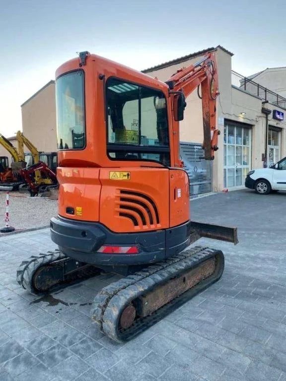 Miniexcavadora de ocasión Doosan DX 27 Z 2,8 t 2016 giro cero ZTS