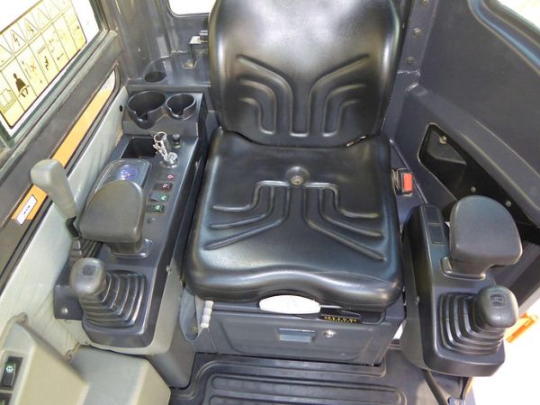 Miniexcavadora de ocasión Doosan DX35Z 3,7 t 2017 cabina 453 h ZTS