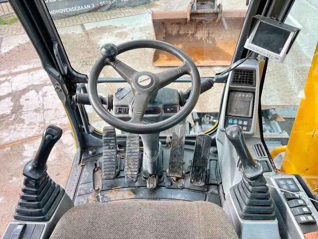 Excavadora de Ruedas Doosan DX190W (ETEC 818) de Ocasión – 18,2T (2008)