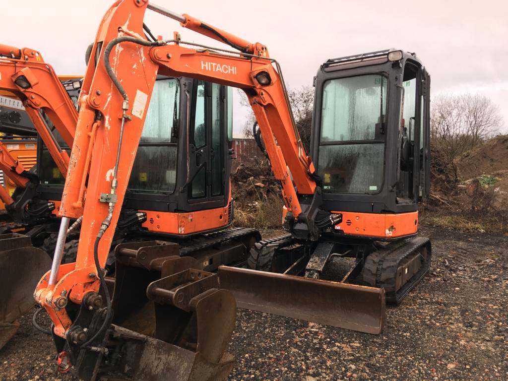 Miniexcavadora usada Hitachi ZX30U-2 (2008) – 3,4T – Motor Yanmar 22,3 kW