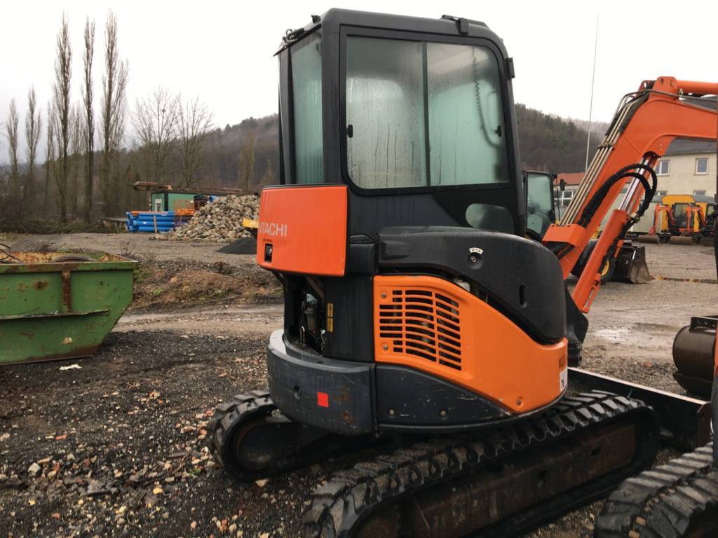 Miniexcavadora usada Hitachi ZX30U-2 (2008) – 3,4T – Motor Yanmar 22,3 kW