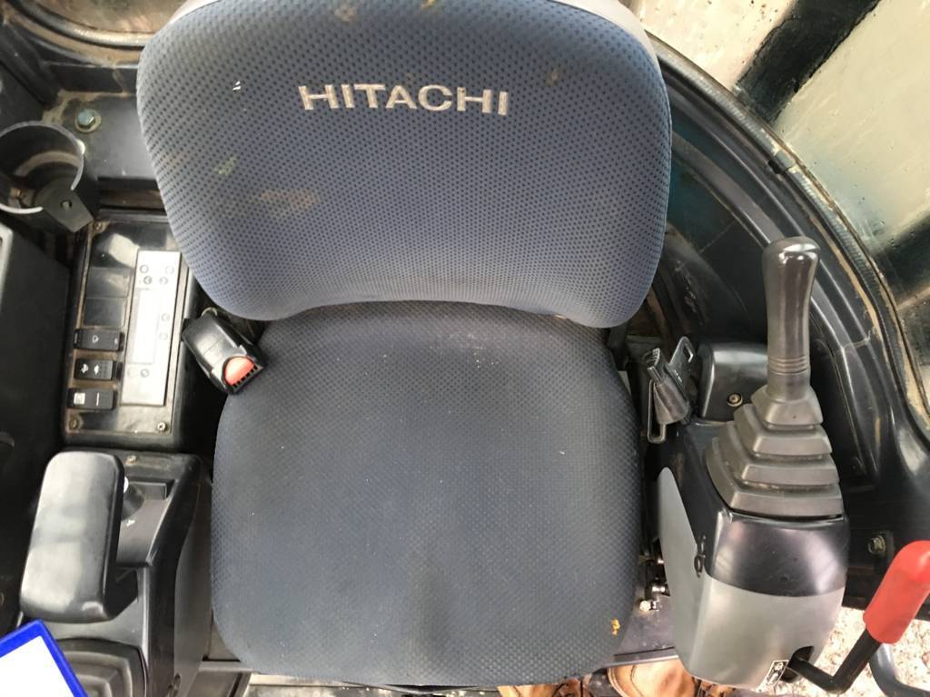 Miniexcavadora usada Hitachi ZX30U-2 (2008) – 3,4T – Motor Yanmar 22,3 kW